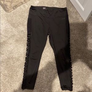 Black athletic leggings